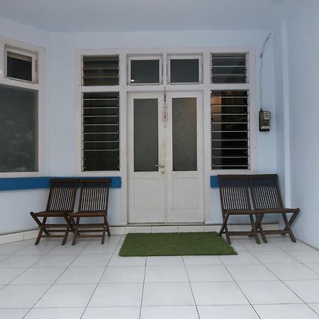 Reddoorz Near Stasiun Lawang Hotel Exterior photo