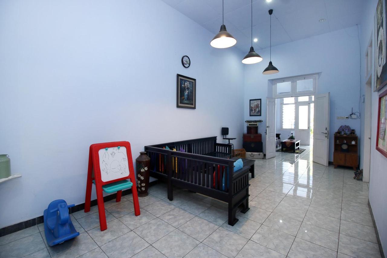 Reddoorz Near Stasiun Lawang Hotel Exterior photo