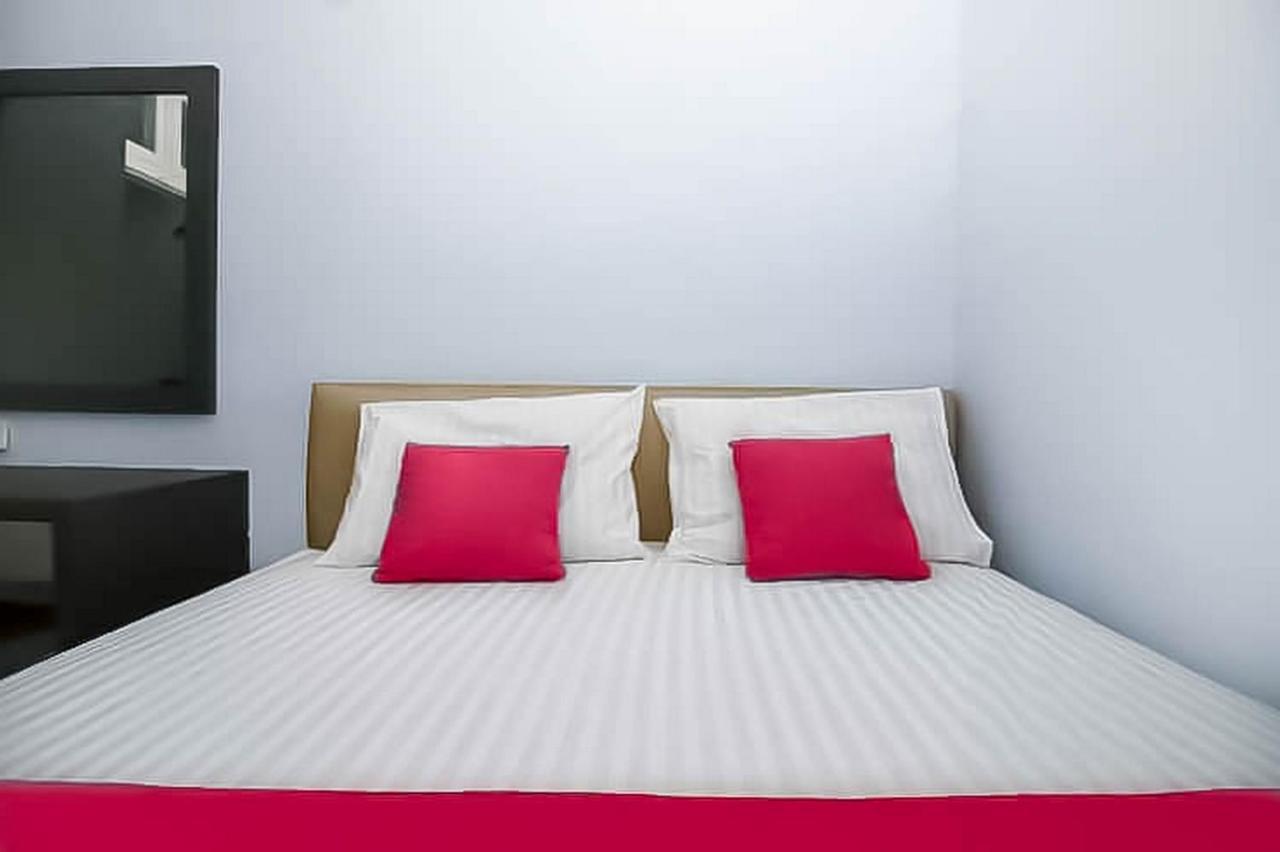 Reddoorz Near Stasiun Lawang Hotel Exterior photo