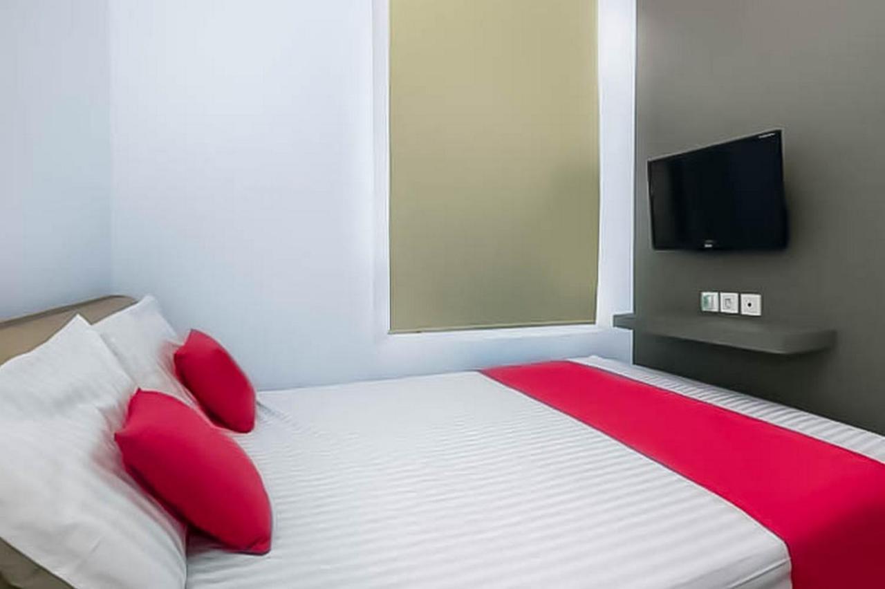 Reddoorz Near Stasiun Lawang Hotel Exterior photo