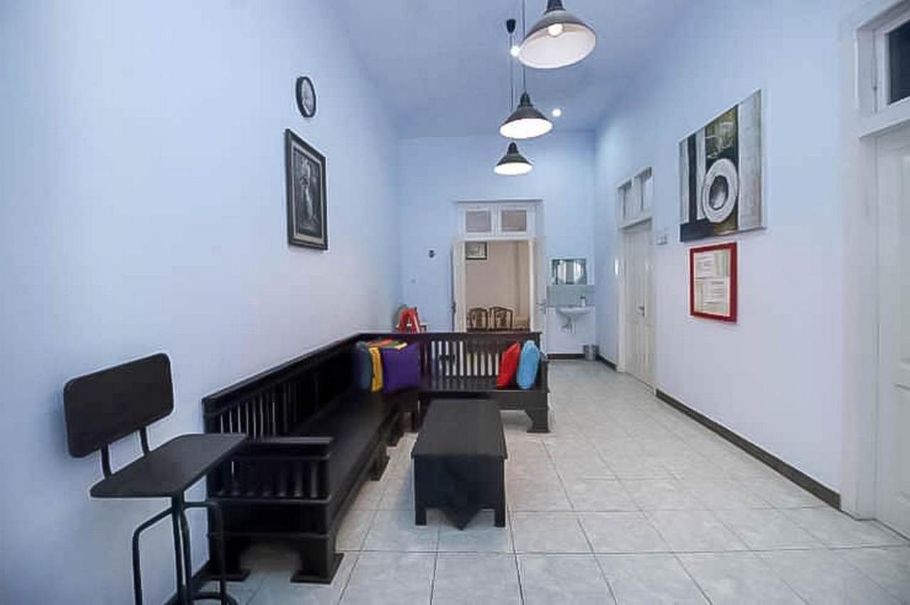 Reddoorz Near Stasiun Lawang Hotel Exterior photo