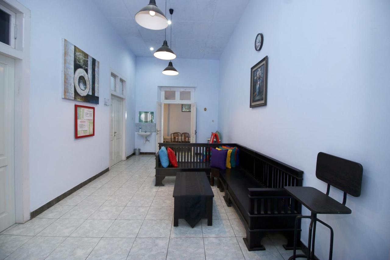 Reddoorz Near Stasiun Lawang Hotel Exterior photo